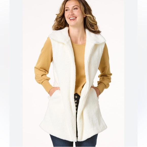 Cato Ivory Faux Fur Vest NWT Size 22 24W - Picture 1 of 8